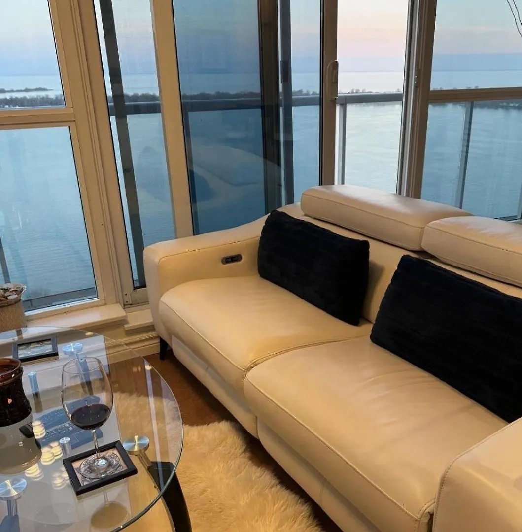 Apartment Waterfront Condo 5 Minutes From Rogers Centre Toronto