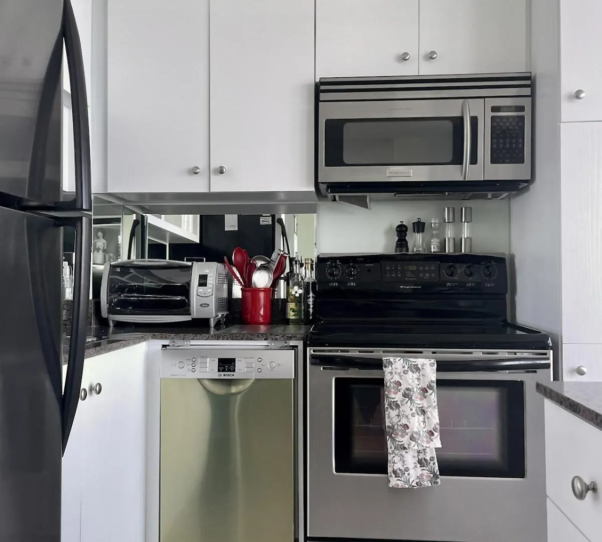 Apartment Waterfront Condo 5 Minutes From Rogers Centre Toronto