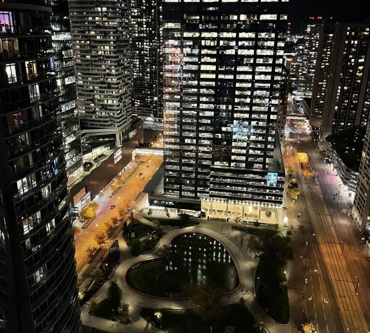 Waterfront Condo 5 Minutes From Rogers Centre Toronto 0*,